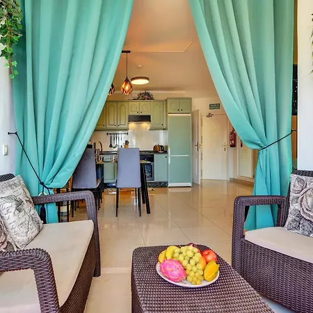 公寓 Luxory Dreamy Sunset, Seafront, Direct Access To The Promenade,wifi,pool,free Parking