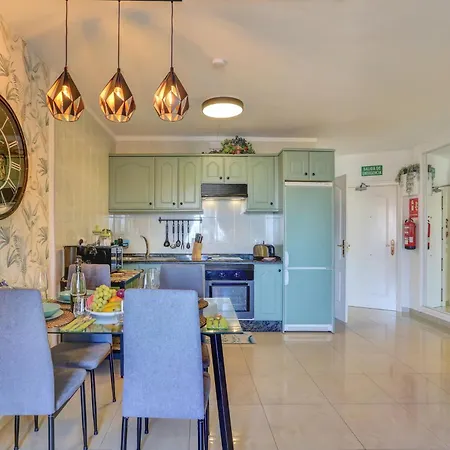 公寓 Luxory Dreamy Sunset, Seafront, Direct Access To The Promenade,wifi,pool,free Parking *