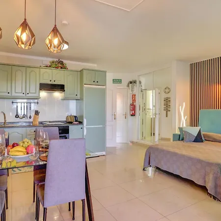 Luxory Dreamy Sunset, Seafront, Direct Access To The Promenade,wifi,pool,free Parking